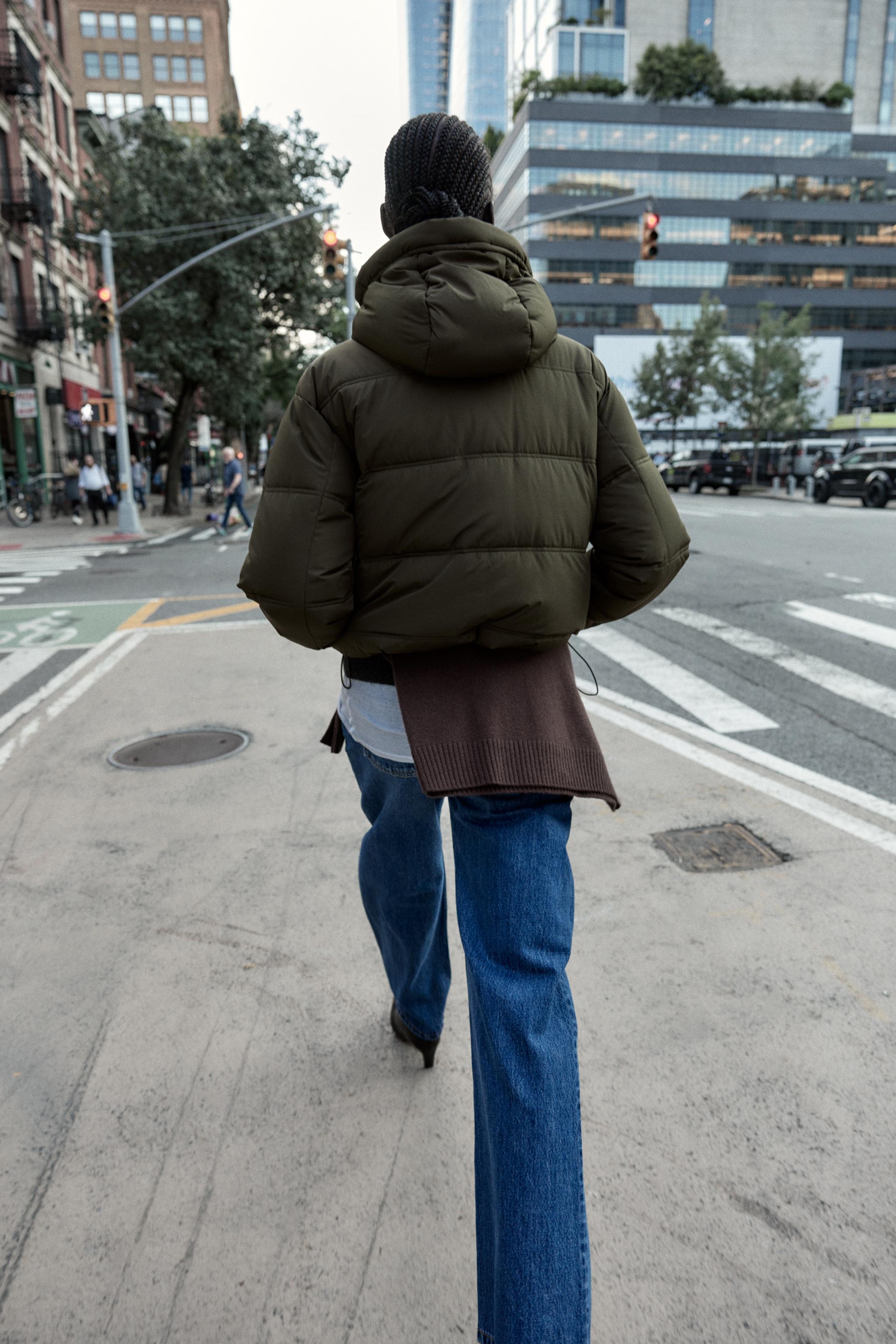 ANORAK COURT À CAPUCHE DÉPERLANT COUPE-VENT